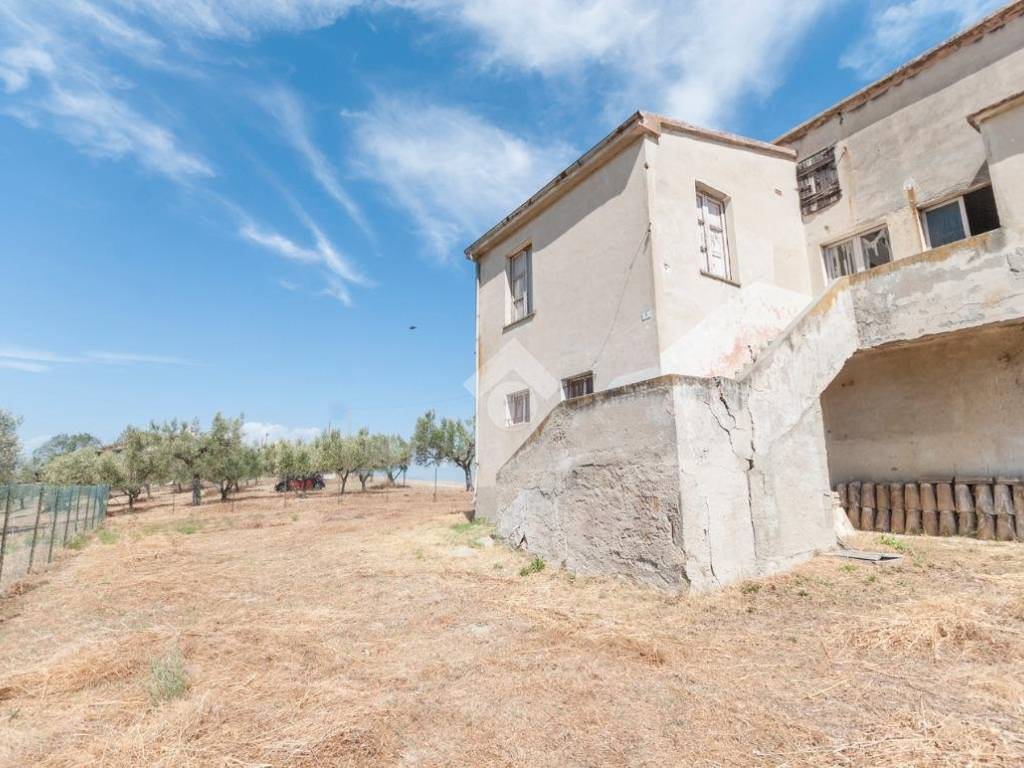 Rustico / casale a Roseto degli abruzzi in Località Colle Vraddo, 8 - Foto 3