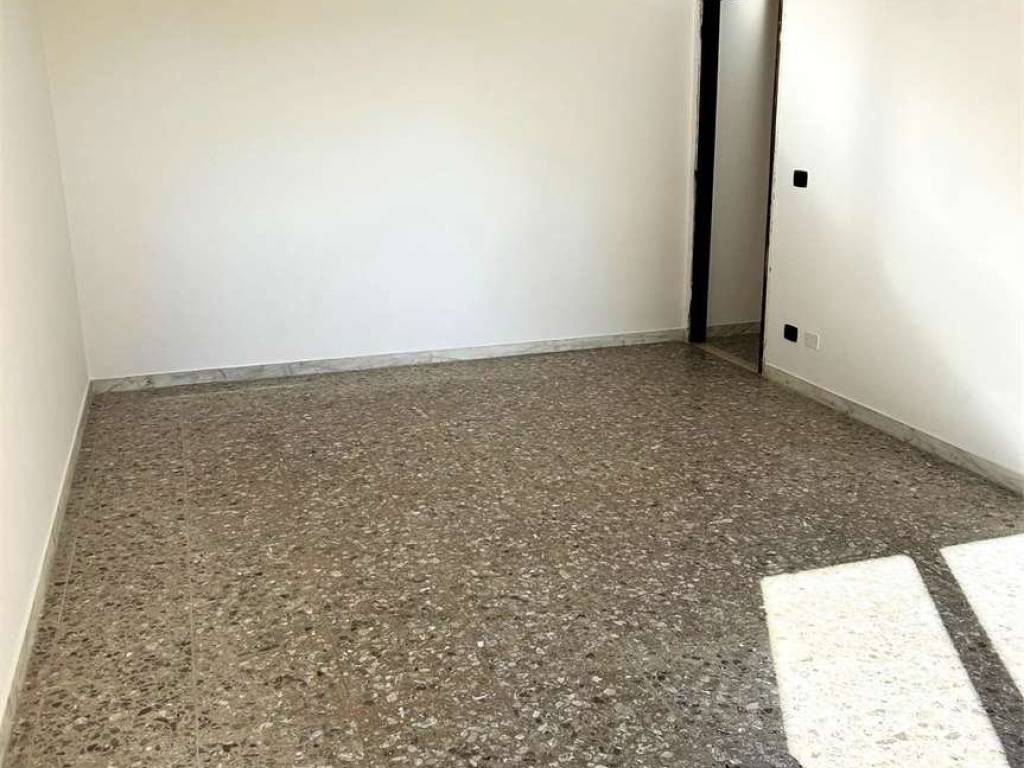 Appartamento a Brindisi in Via Bruno Buozzi, 5 - 13 - Foto 5