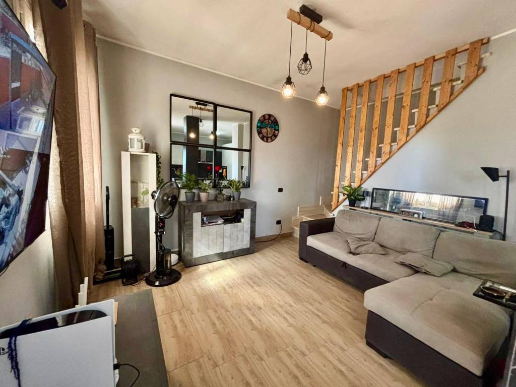 Villa a Aprilia in Via Pasubio - Foto 2