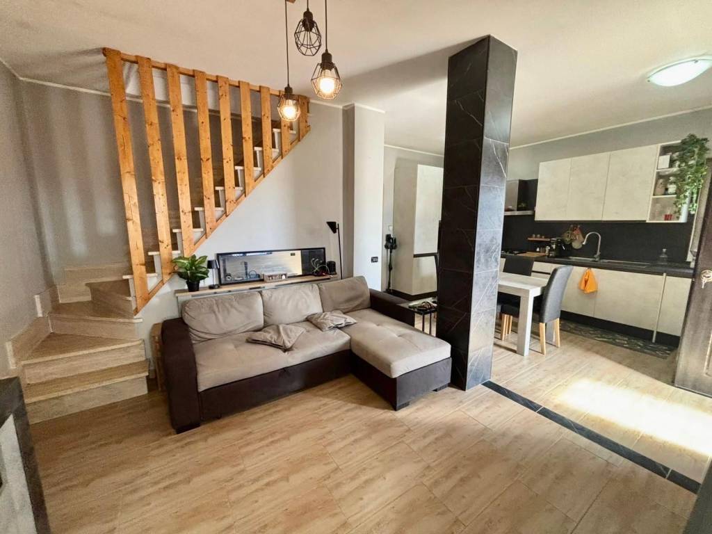 Villa a Aprilia in Via Pasubio - Foto 3