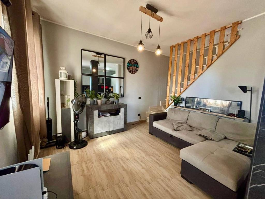 Villa a Aprilia in Via Pasubio - Foto 4