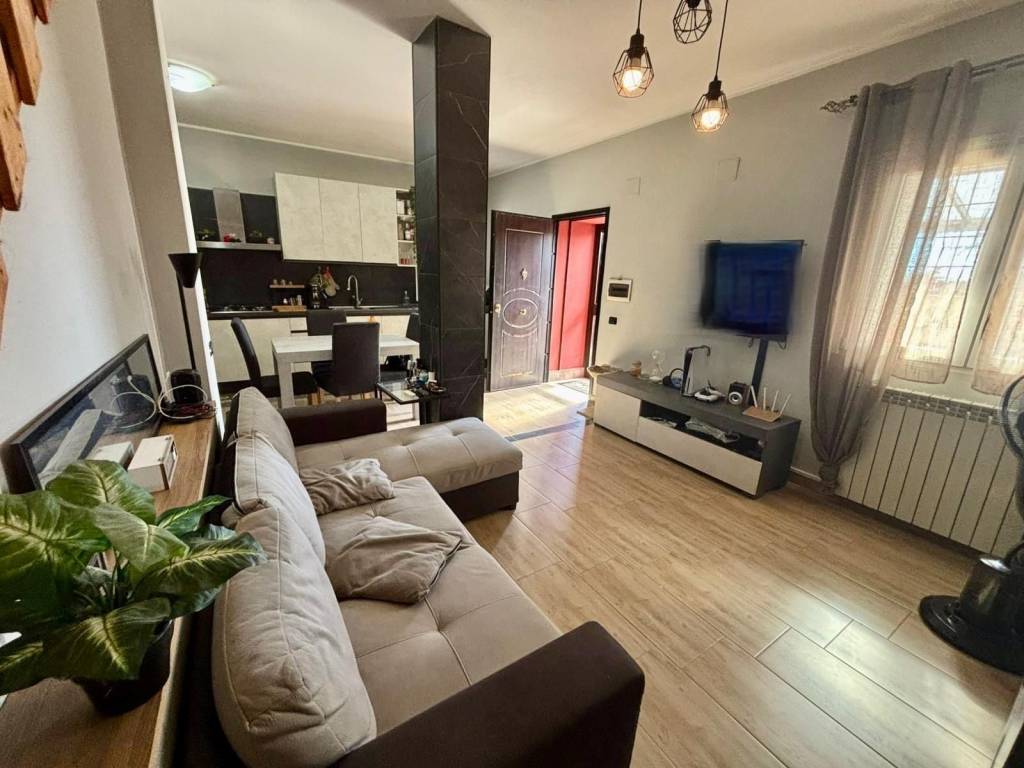 Villa a Aprilia in Via Pasubio - Foto 5