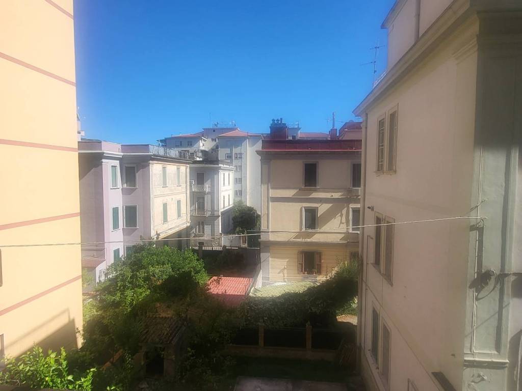 Appartamento a Salerno in Via Giacinto Carucci - Foto 2