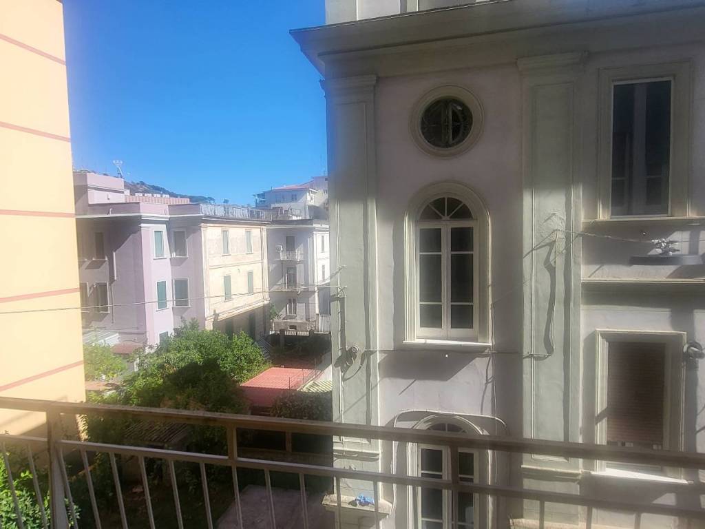 Appartamento a Salerno in Via Giacinto Carucci - Foto 3