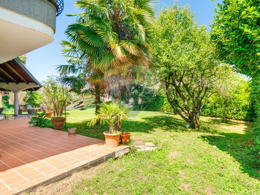 Villa a Cardano al campo in Via del moncone, 9 - Foto 4