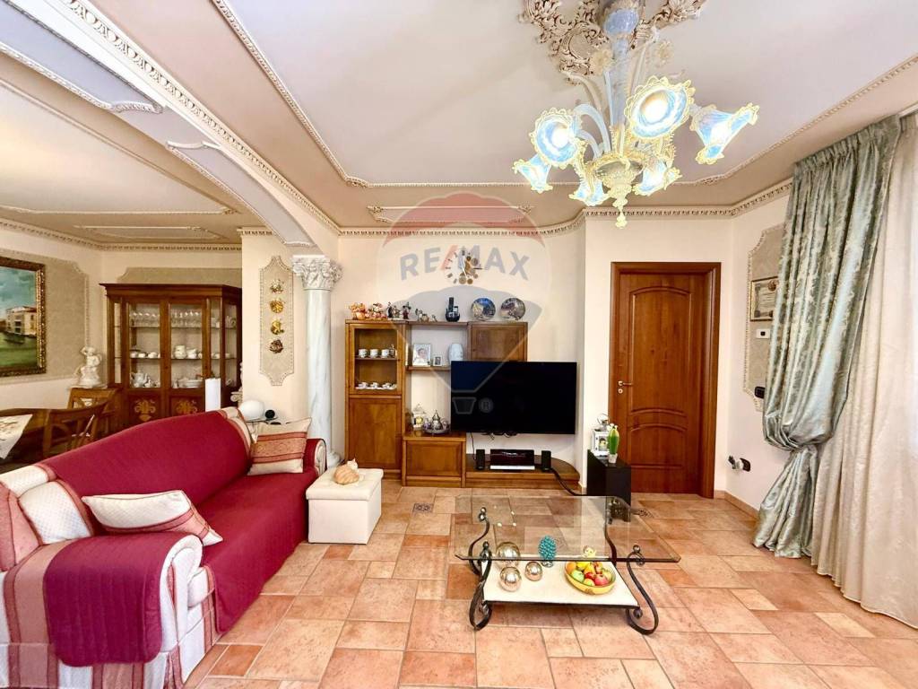 Casa indipendente a Samarate in via Varese, 20 - Foto 4