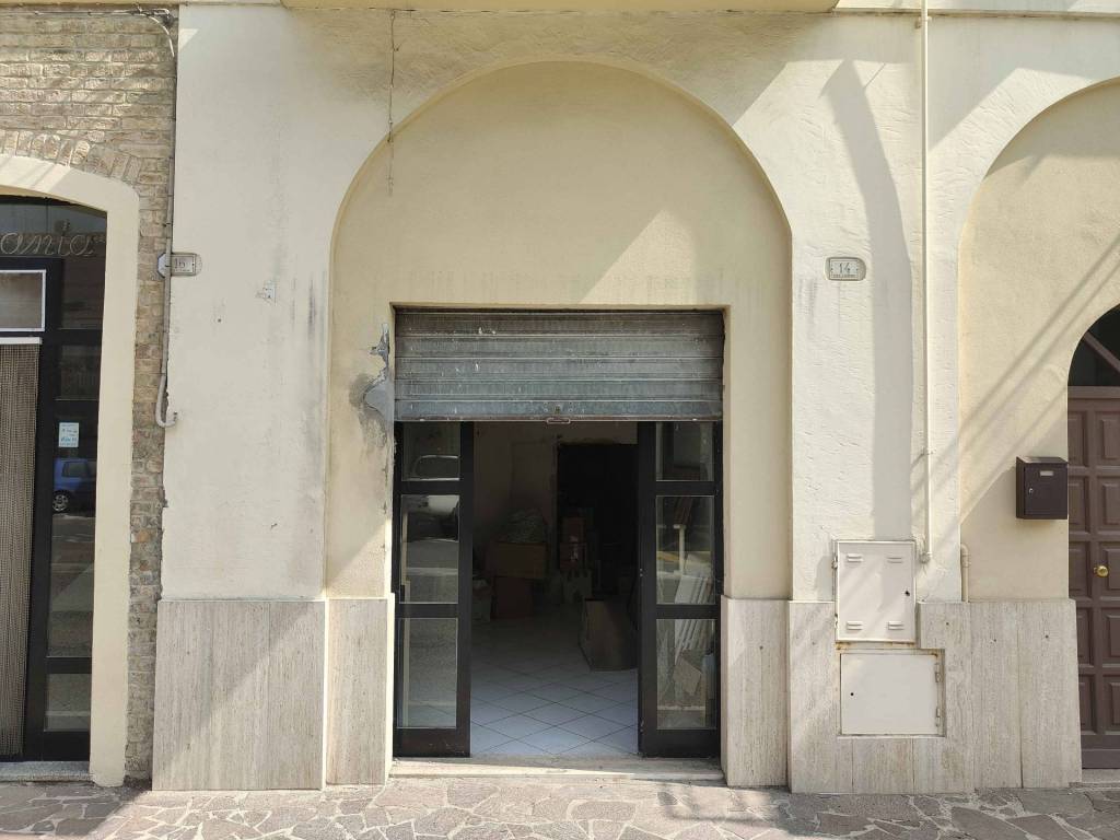 Box / garage a Acquaviva picena in Viale G. Leopardi, 14 - Foto 3