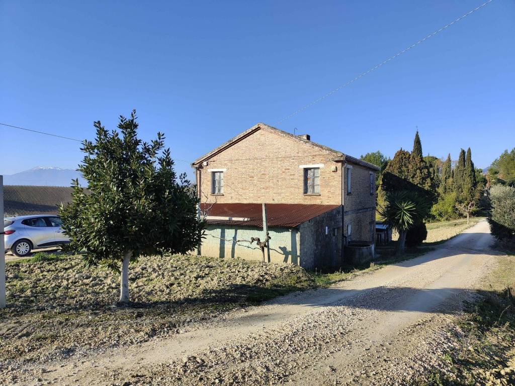 Rustico / casale a Acquaviva picena in Contrada Forola - Foto 2
