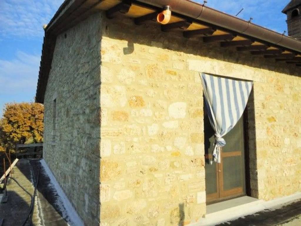 Villa a Gualdo cattaneo in Strada Provinciale 421 - Foto 2