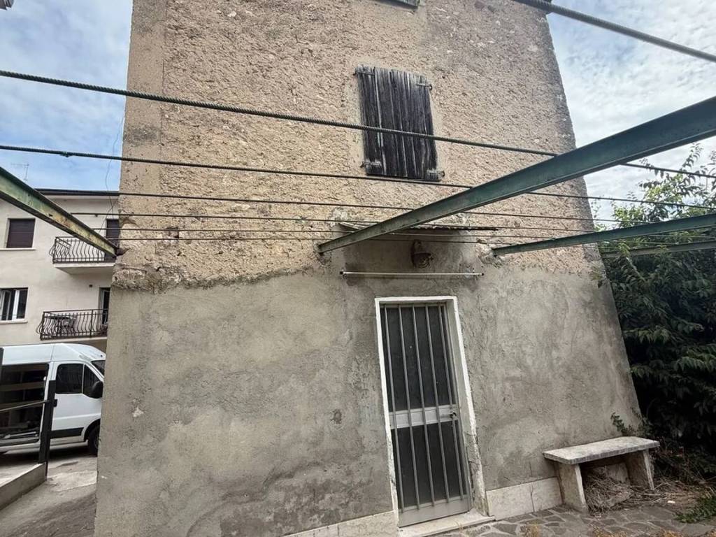 Rustico / casale a Torri del benaco in Via San Zeno - Foto 2