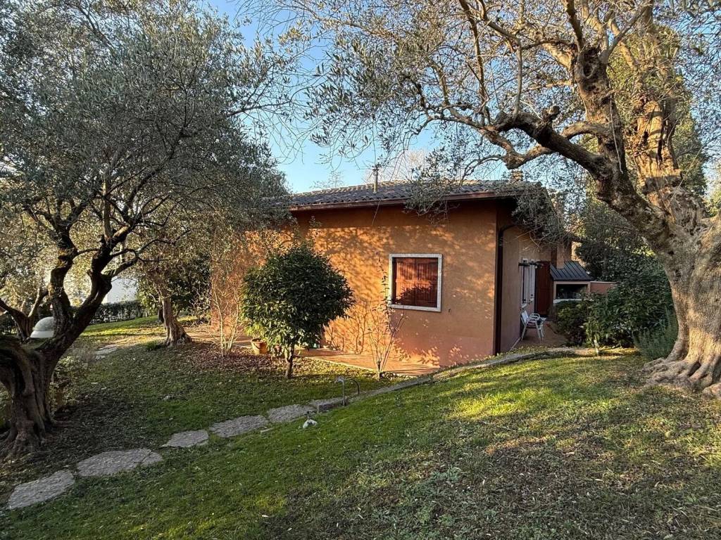 Villa a Bardolino in Via Peschiera No Number - Foto 3