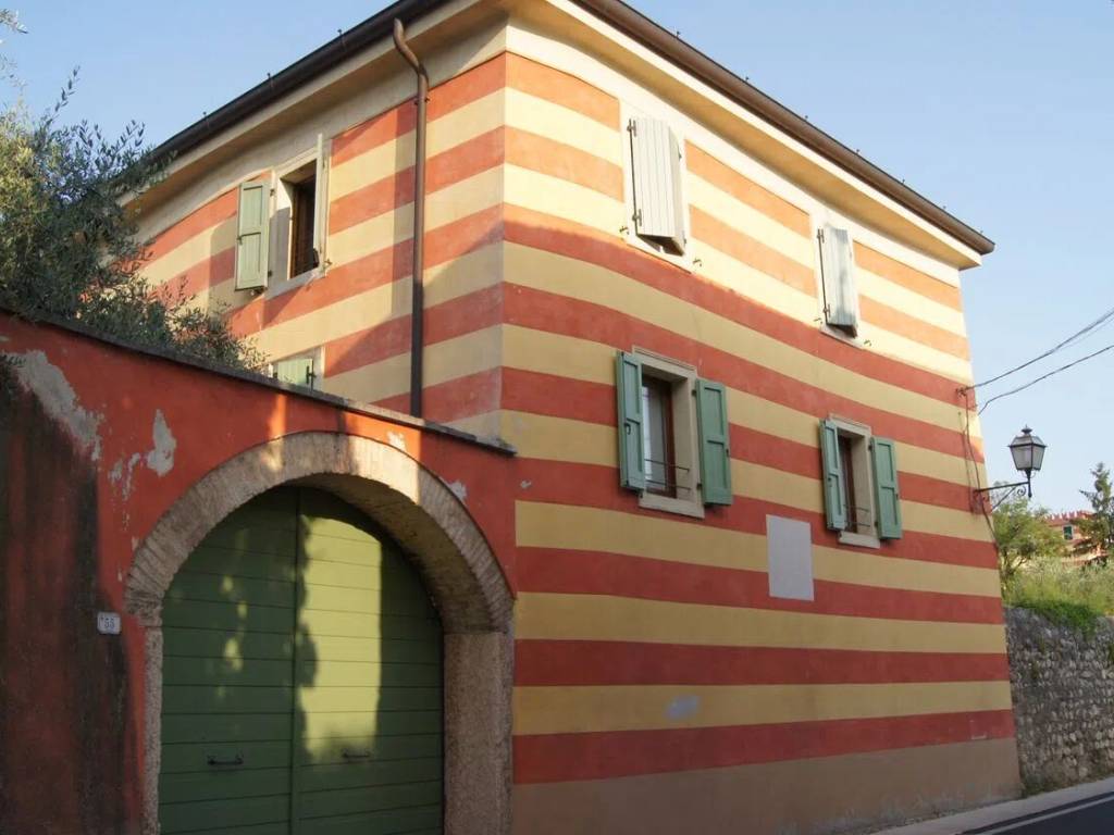 Appartamento a Torri del benaco in Via Oliveti - Foto 2