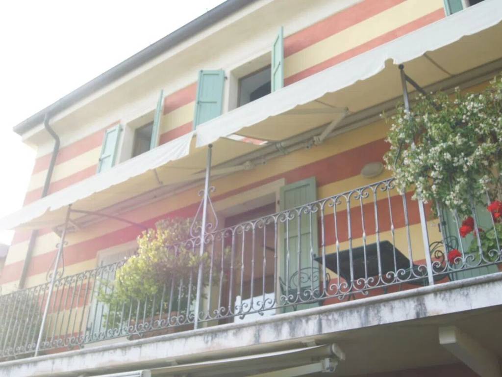 Appartamento a Torri del benaco in Via Oliveti - Foto 4