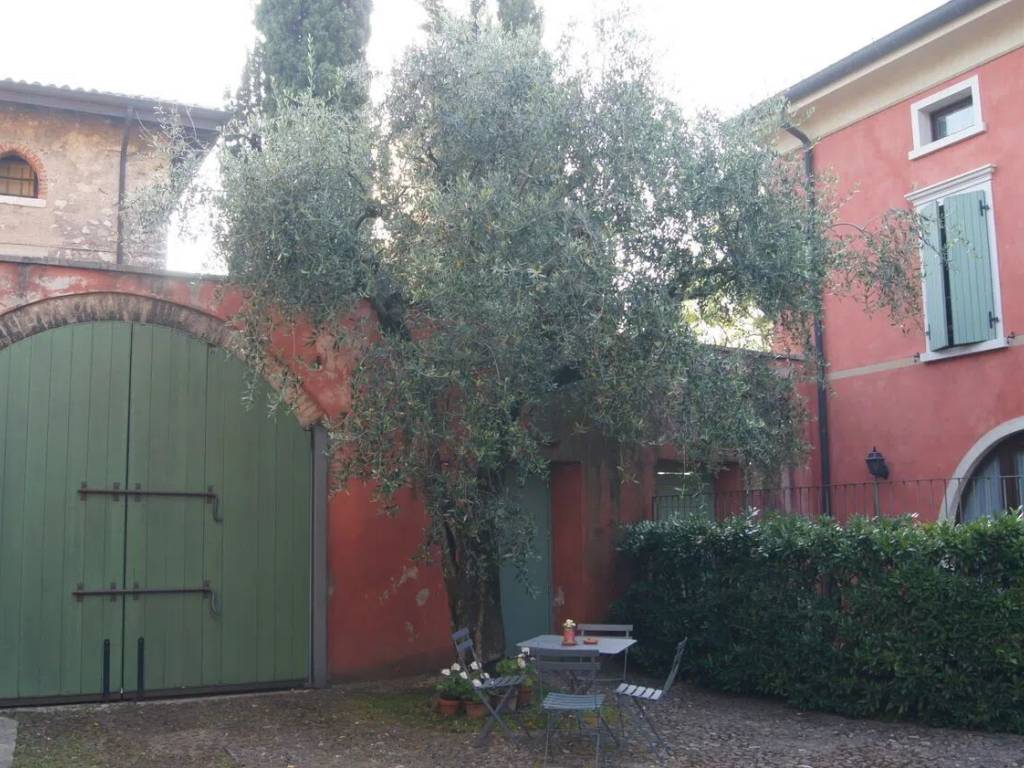 Appartamento a Torri del benaco in Via Oliveti - Foto 5