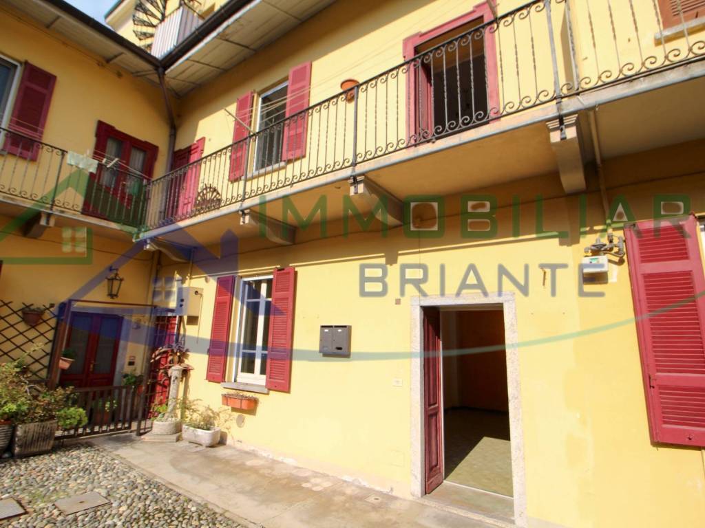 Appartamento a Somma lombardo in Via Goffredo Mameli, 39 - Foto 2