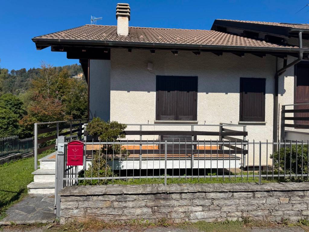 Villetta a schiera a Premeno in Viale Giovanni Marsaglia, 28 - Foto 2