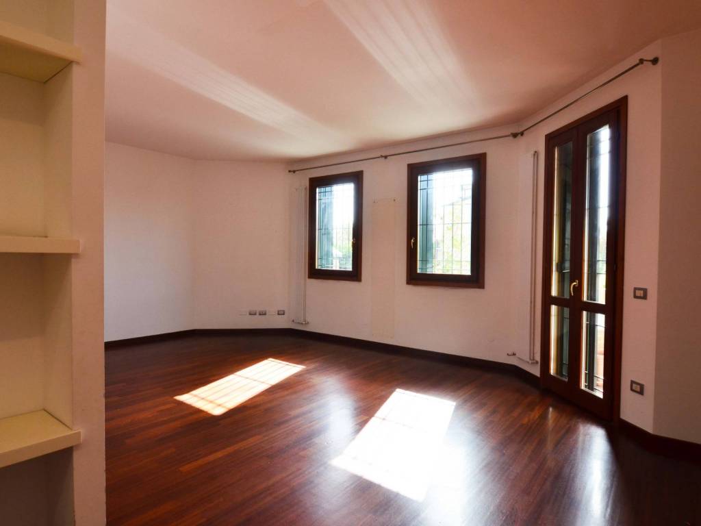 Appartamento a Modena in Via Romolo Benzi - Foto 3