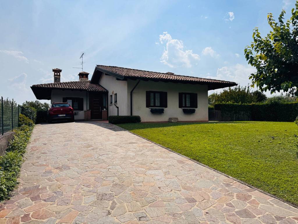 Villa a Tricesimo in Via G. Driulini - Foto 2