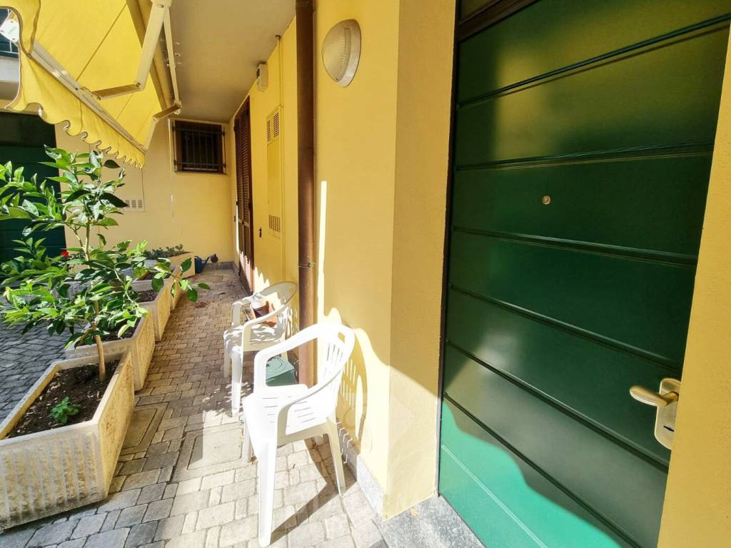 Appartamento a Jerago con orago in Via Cavour, 4 - Foto 2