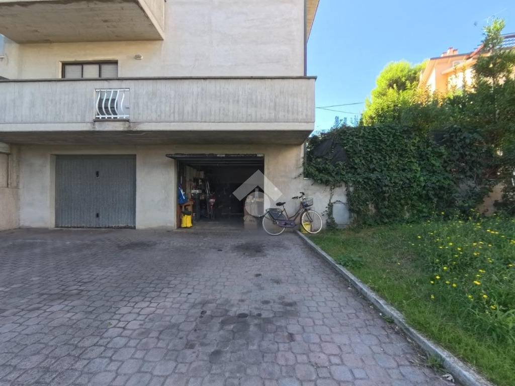 Box / garage a Civitanova marche in Via Tacito, 6 - Foto 2