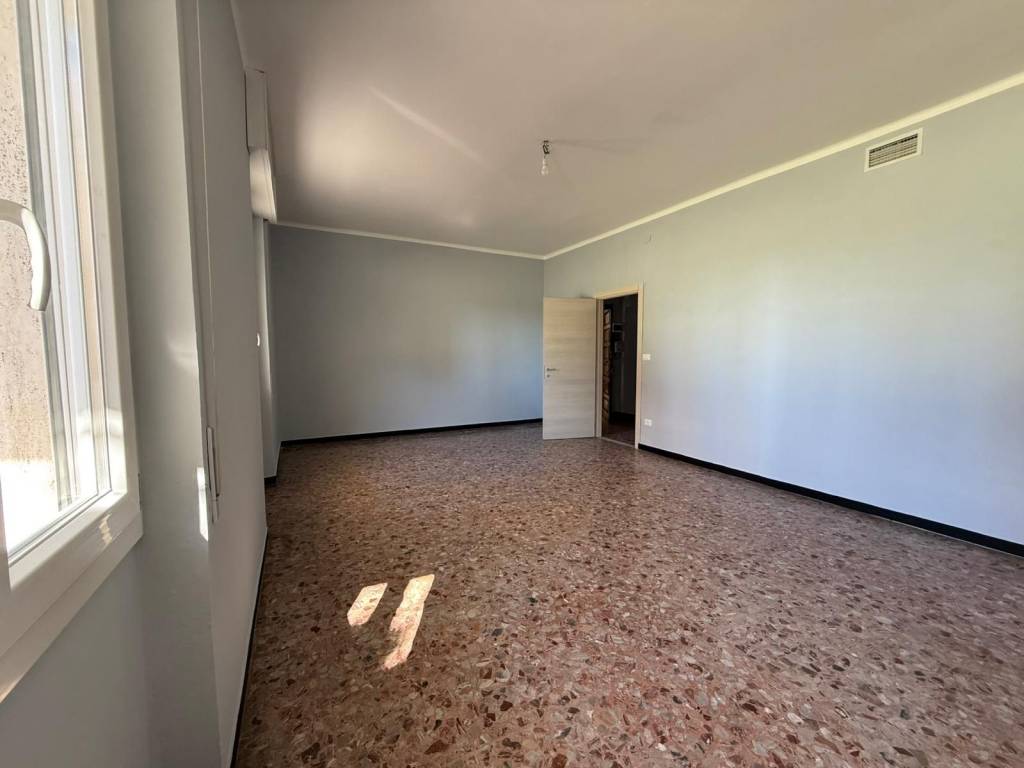 Appartamento a Imperia in Via Littardi - Foto 3