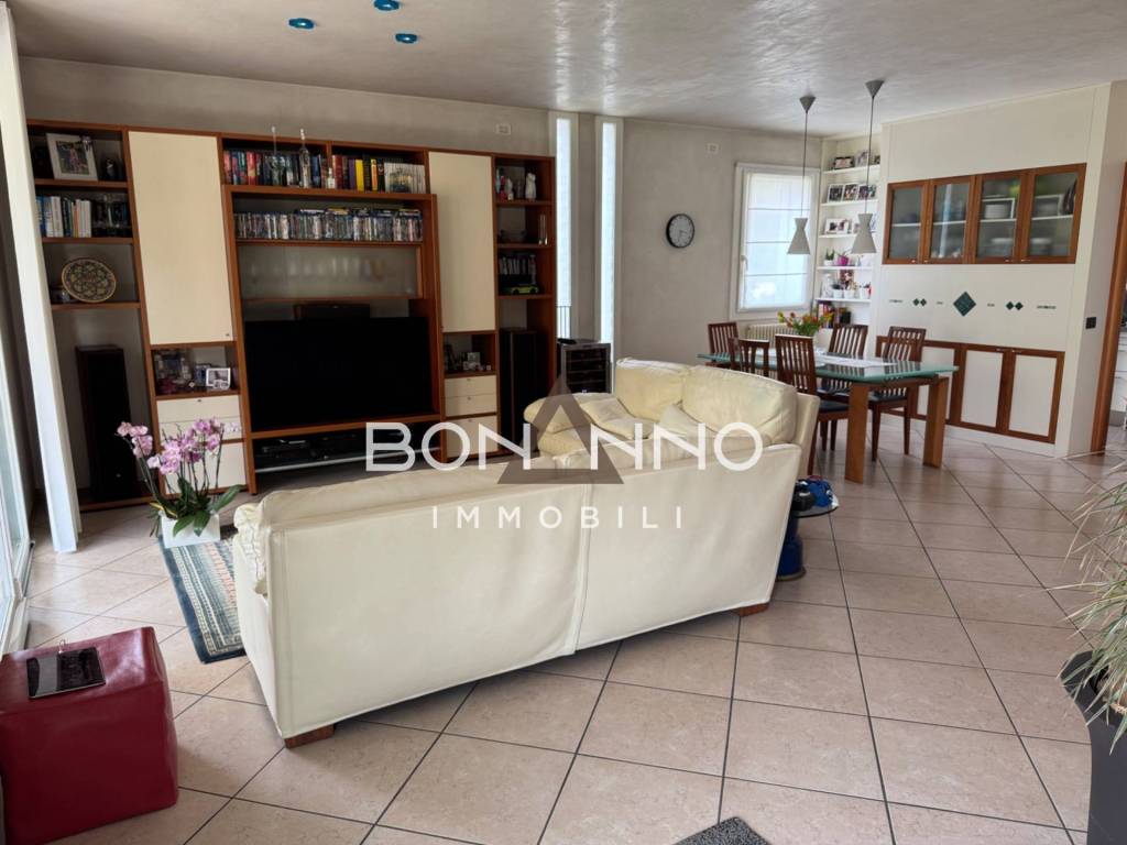 Villa a Riese pio x in VIA MONTELLO, 1 - Foto 2