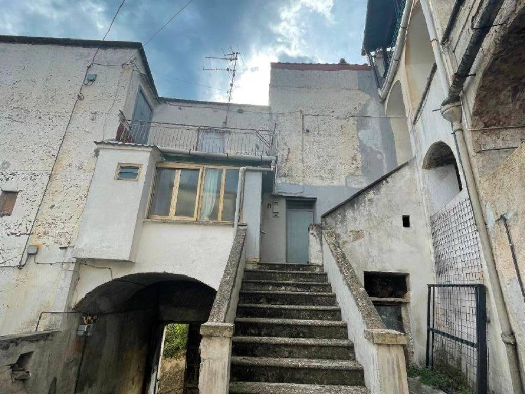 Appartamento a Giffoni valle piana in Via Pietro Amoroso, 5 - Foto 2