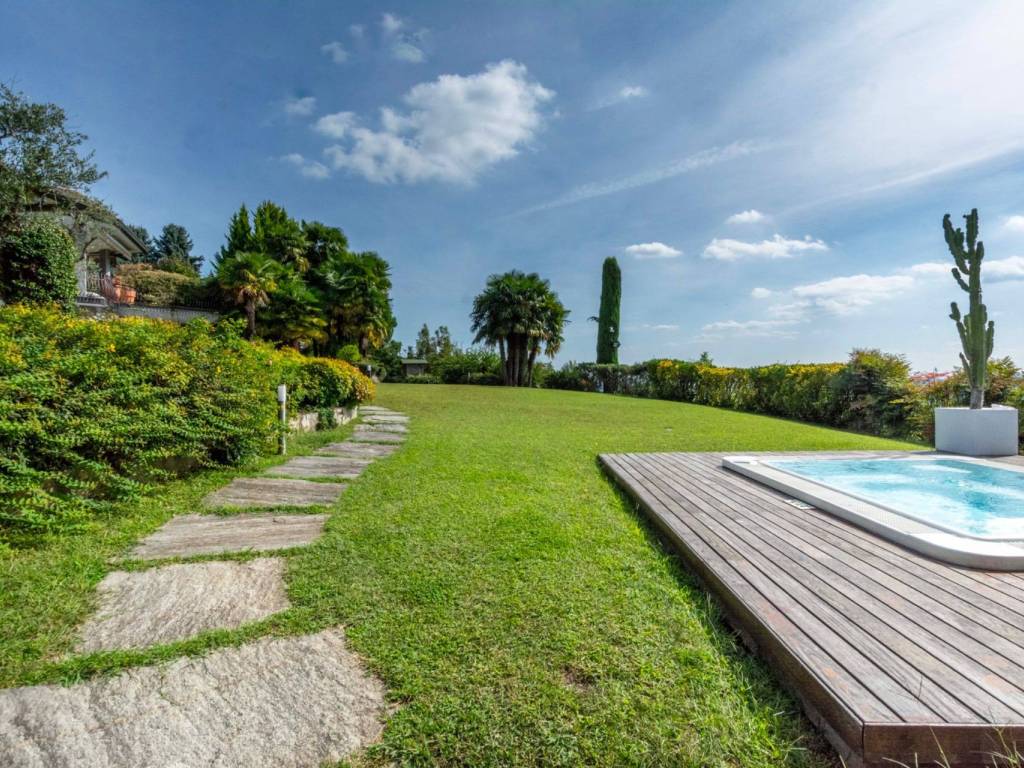 Villa a Besozzo in Via Monte Grappa, 5 - Foto 2