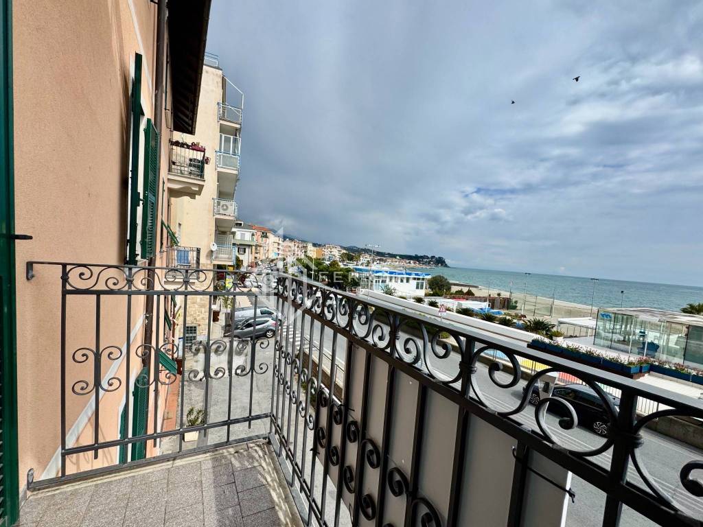 Appartamento a Albissola marina in Piazza San Benedetto - Foto 4