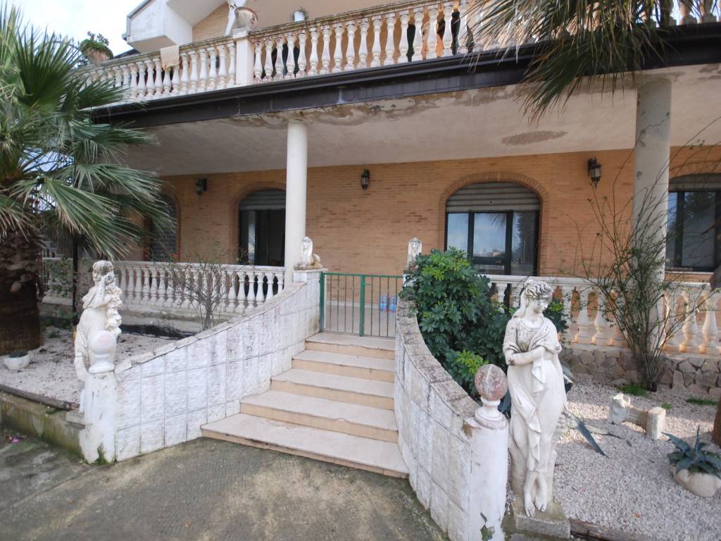 Villa a Lucera in Strada Vicinale Perazzo - Foto 2