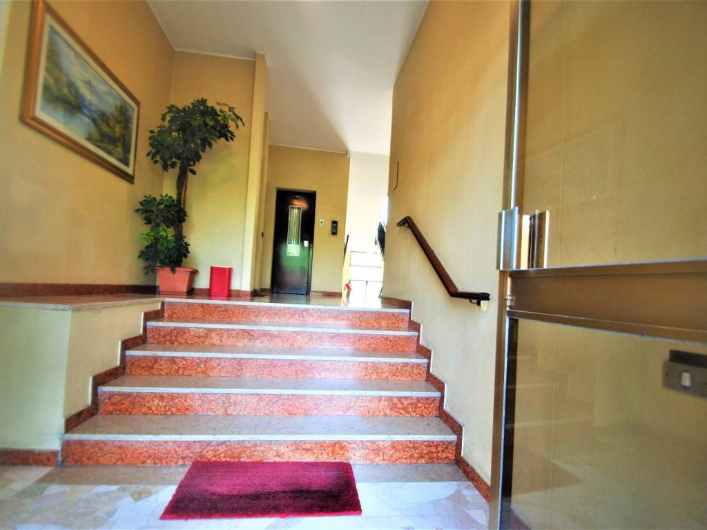 Appartamento a Bareggio in Via Andrea Doria, 16 - Foto 2
