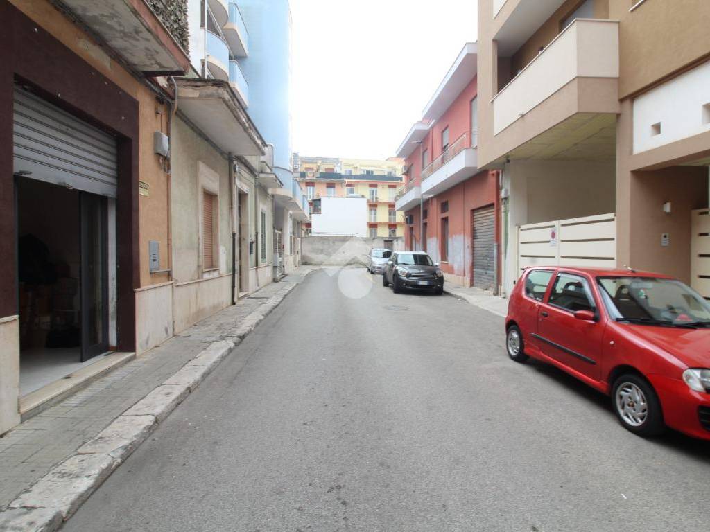 Box / garage a Brindisi in Via Adamello, 8 - Foto 2