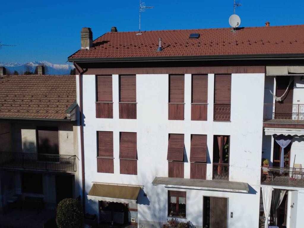 Appartamento a Travedona-monate in Via Carlo Colombo, 22 - Foto 2