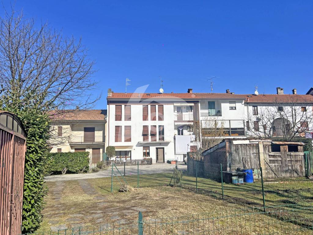 Appartamento a Travedona-monate in Via Carlo Colombo, 22 - Foto 4