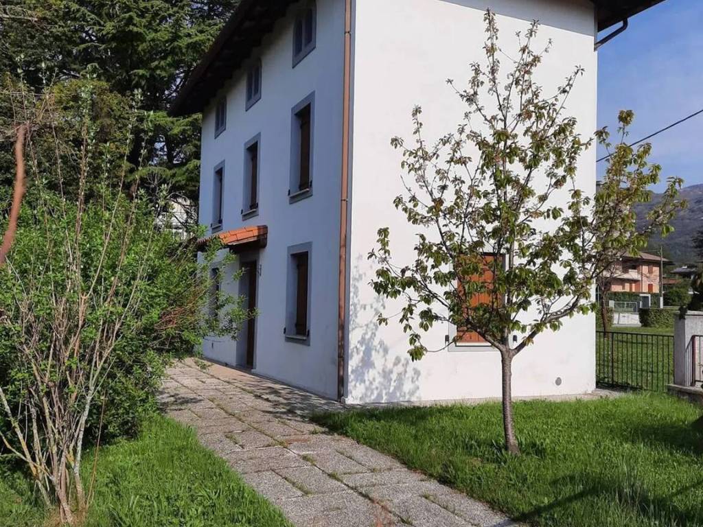 Villa a Travesio in Via Giuseppe Mazzini, 24 - Foto 3