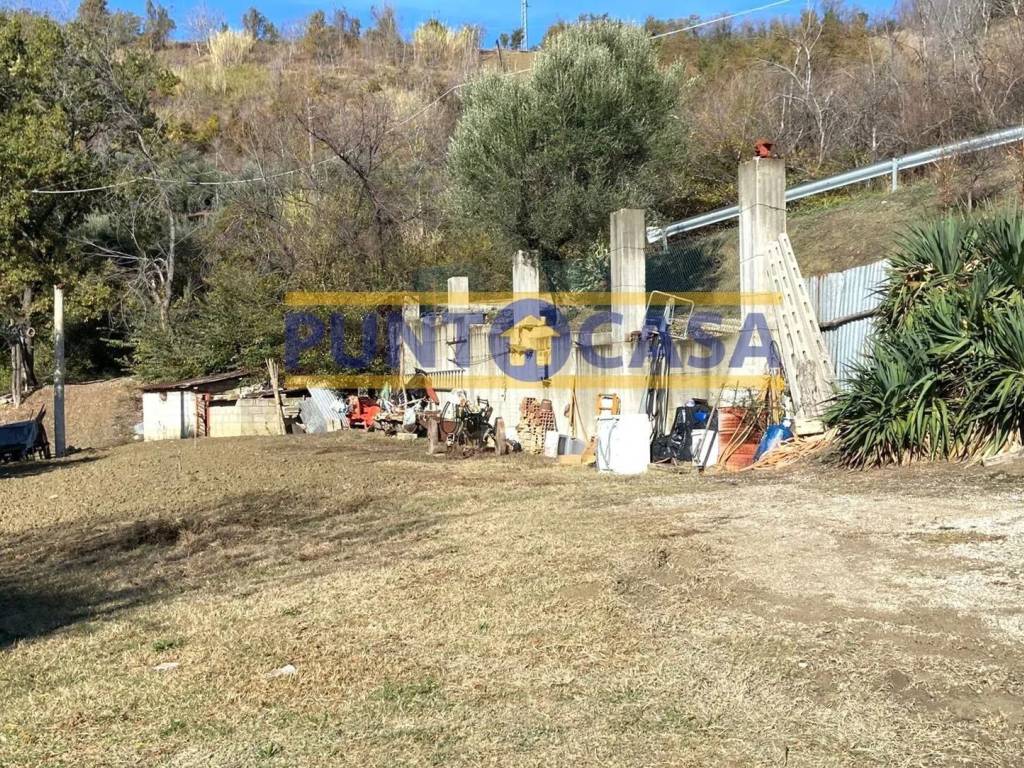 Rustico / casale a Teramo in Contrada Cerreto S.N.C. - Foto 4