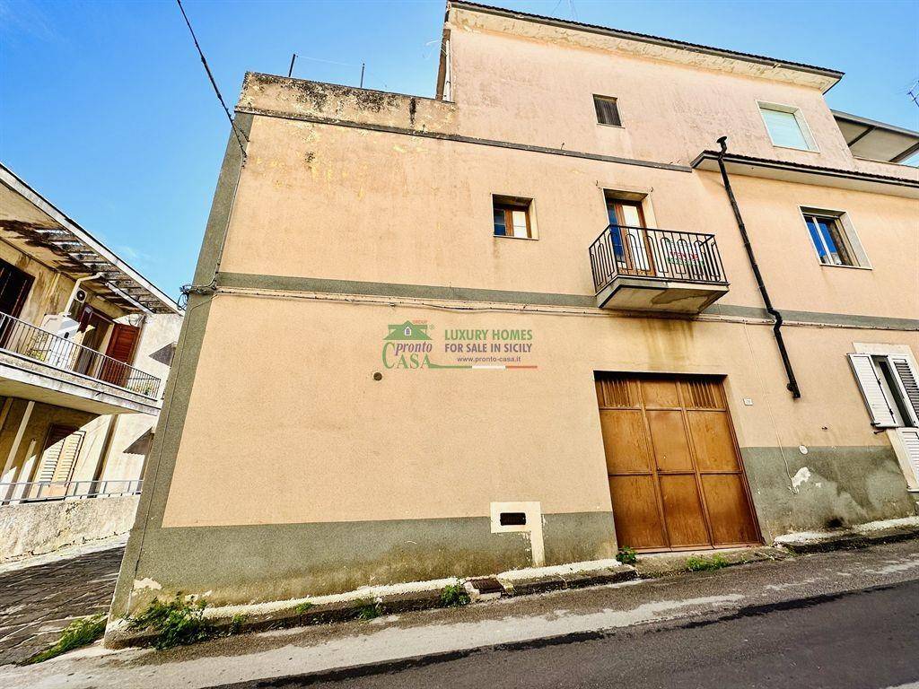 Casa indipendente a Giarratana in Via Tenente F. Azzaro - Foto 2