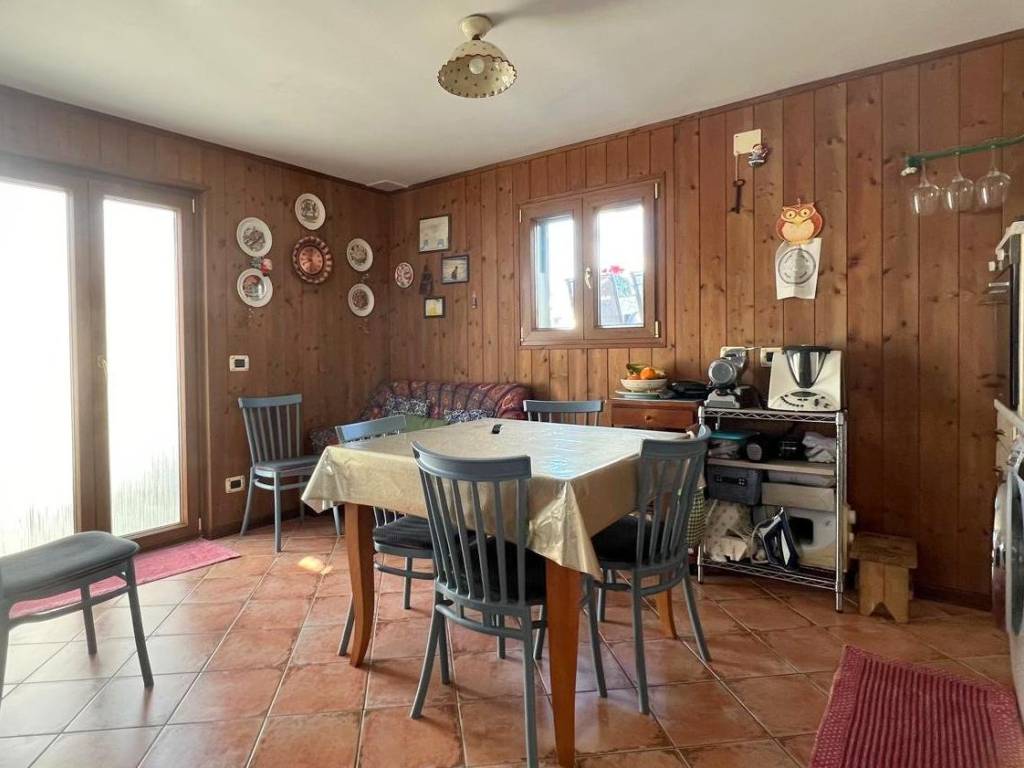 Casa indipendente a Ceglie messapica in Via Orto di Burla - Foto 3