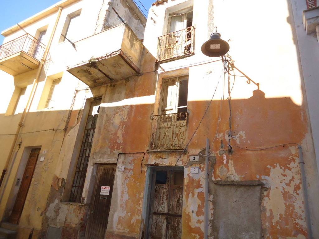 Palazzo / stabile a Nuoro in Via Giacomo Leopardi - Foto 2