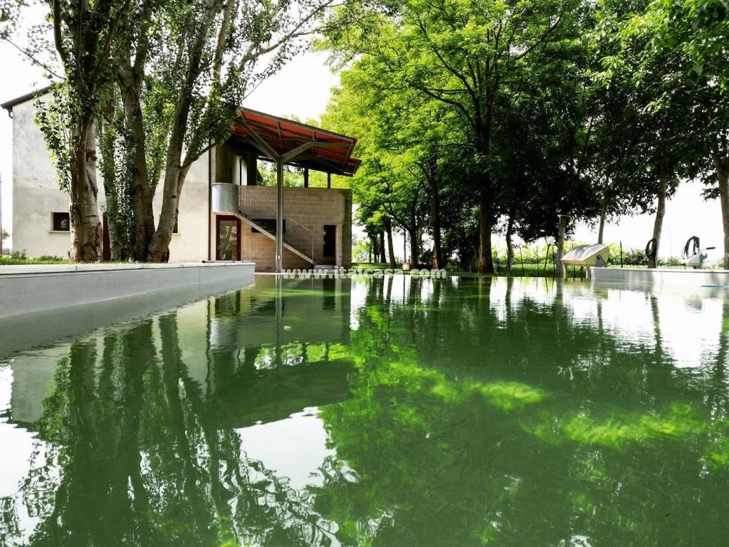 Villa a Bagnolo san vito in VIA LEVATELLA - Foto 3