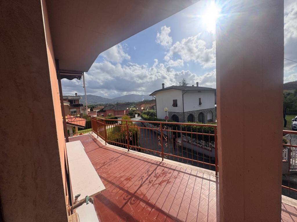 Appartamento a Follo in Via Brigate Partigiane, 2 - Foto 2