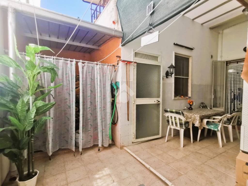 Casa indipendente a Latiano in Via Carlo Decroix, 198 - Foto 2