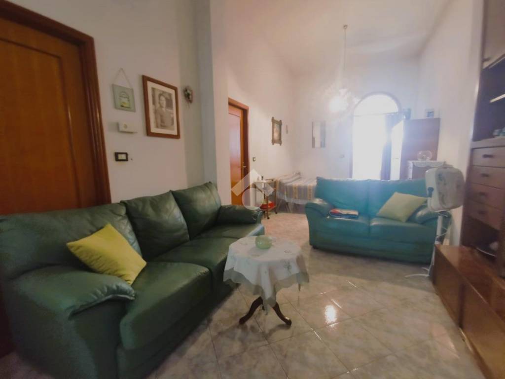 Casa indipendente a Latiano in Via Carlo Decroix, 198 - Foto 4