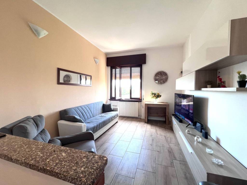 Villa a Caronno pertusella in Via Gran Sasso, 84 - Foto 2