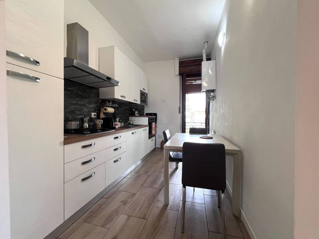 Villa a Caronno pertusella in Via Gran Sasso, 84 - Foto 5