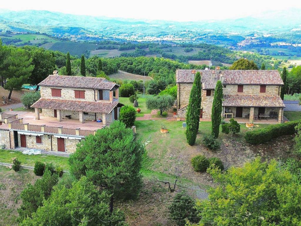 Rustico / casale a Monte santa maria tiberina in MONTE SANTA MARIA TIBERINA - Foto 2