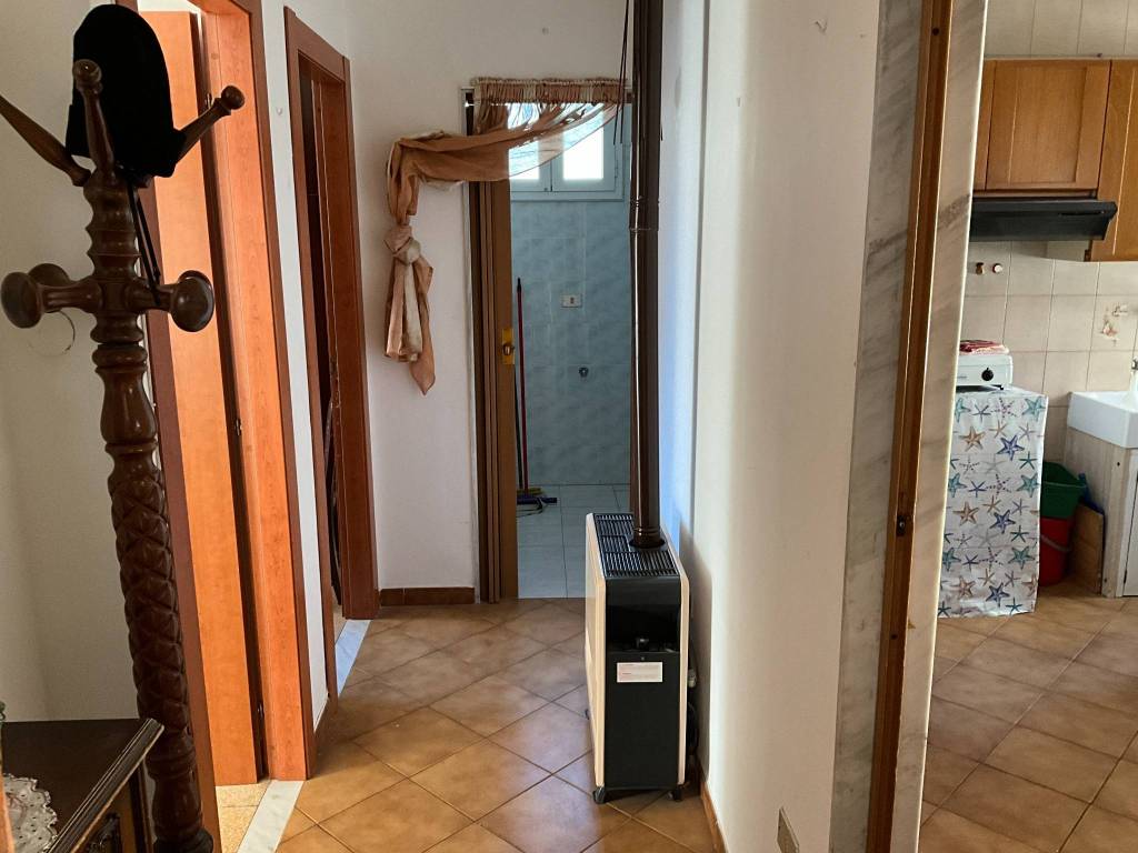 Appartamento a Giovinazzo in Via Maggiore Pietro Toselli, 52 - Foto 2