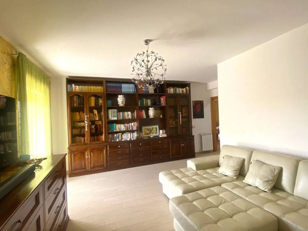 Appartamento a Carlentini in Via Del Mare - Foto 2