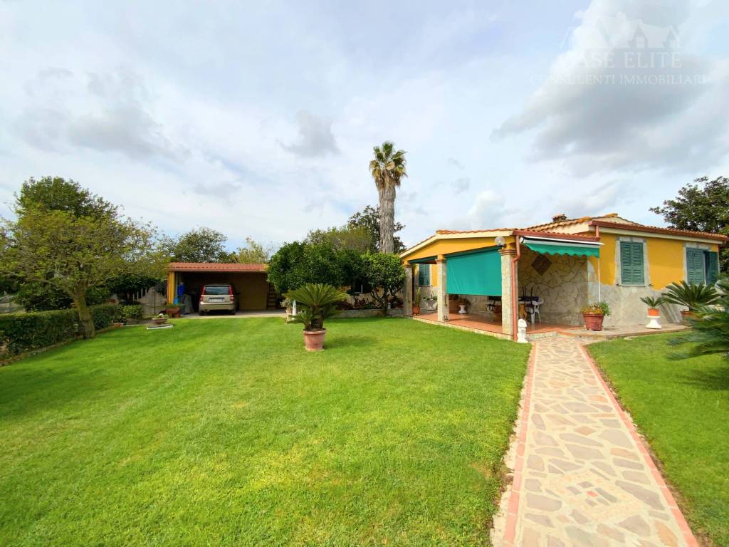 Villa a Aprilia in Via Portatore, 38 - Foto 3