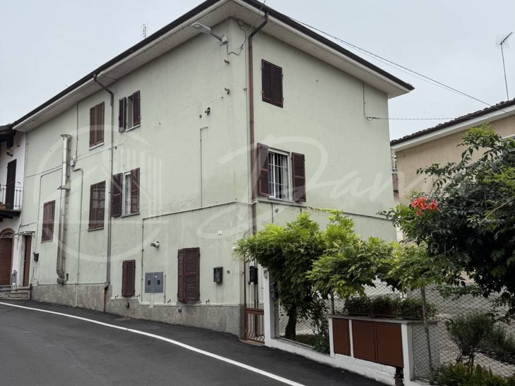 Casa indipendente a Isola d'asti in Via Pietro Gozellino, 5 - Foto 2